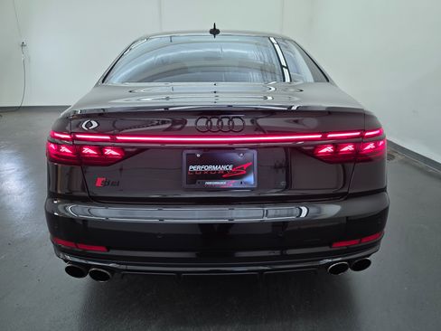 Used 2022 Audi S8 w/ S8 Comfort Plus Package AWD/4WD image 4