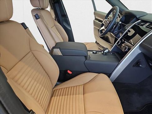 New 2025 Land Rover Discovery Dynamic SE AWD/4WD image 10