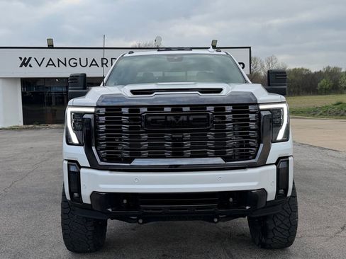 Used 2024 GMC Sierra 3500 Denali Ultimate image 2