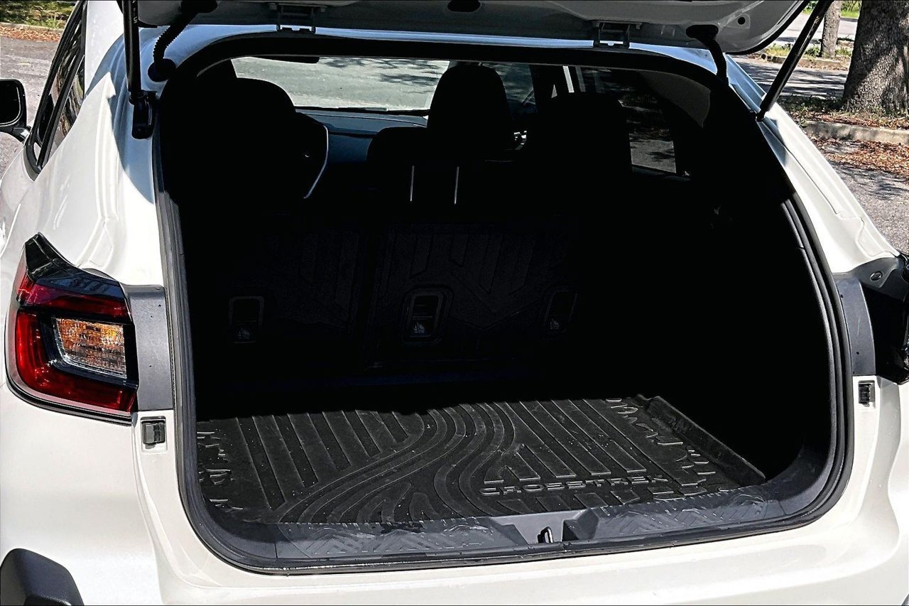Used 2025 Subaru Crosstrek 2.5i Premium AWD/4WD image 34