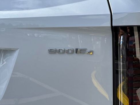 New 2026 Cadillac Vistiq Luxury w/ LPO, Floor Liner Package image 27