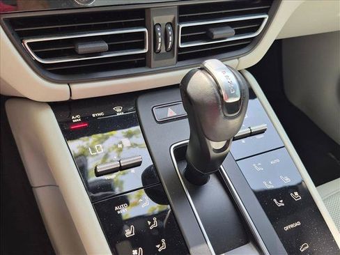 Used 2022 Porsche Macan S AWD/4WD image 5