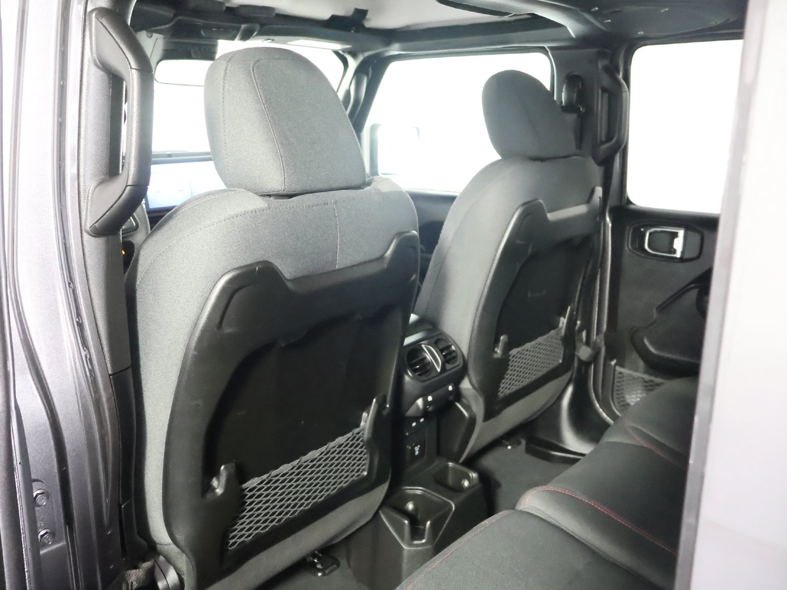 Used 2025 Jeep Wrangler Unlimited Rubicon AWD/4WD image 45