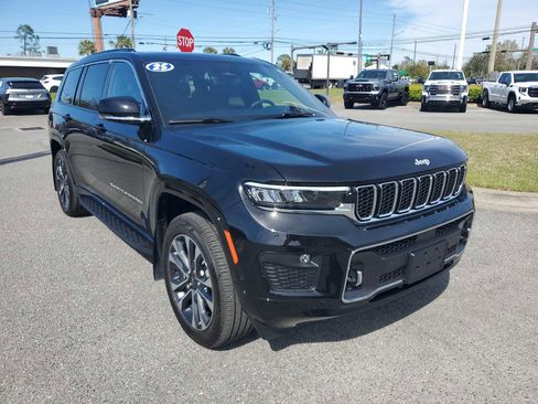 Used 2025 Jeep Grand Cherokee L Overland w/ Luxury Tech Group IV image 8