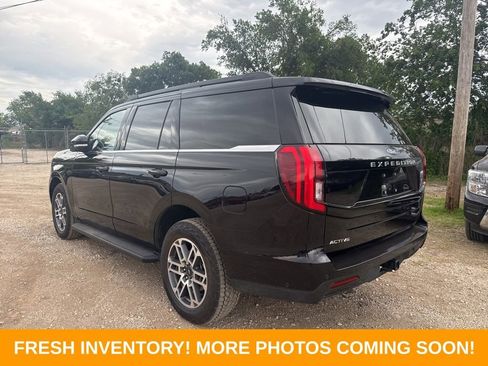 Used 2025 Ford Expedition Active AWD/4WD image 3