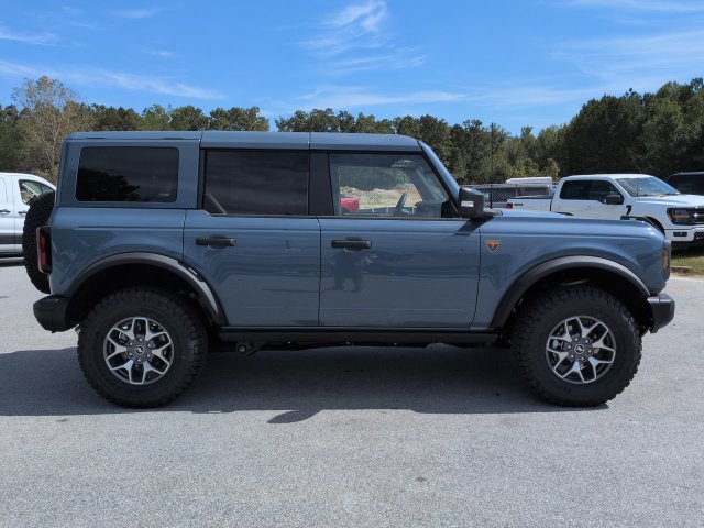 Used 2025 Ford Bronco Badlands AWD/4WD image 3