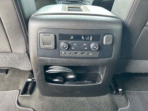 Used 2018 GMC Yukon Denali w/ Open Road Package AWD/4WD image 43