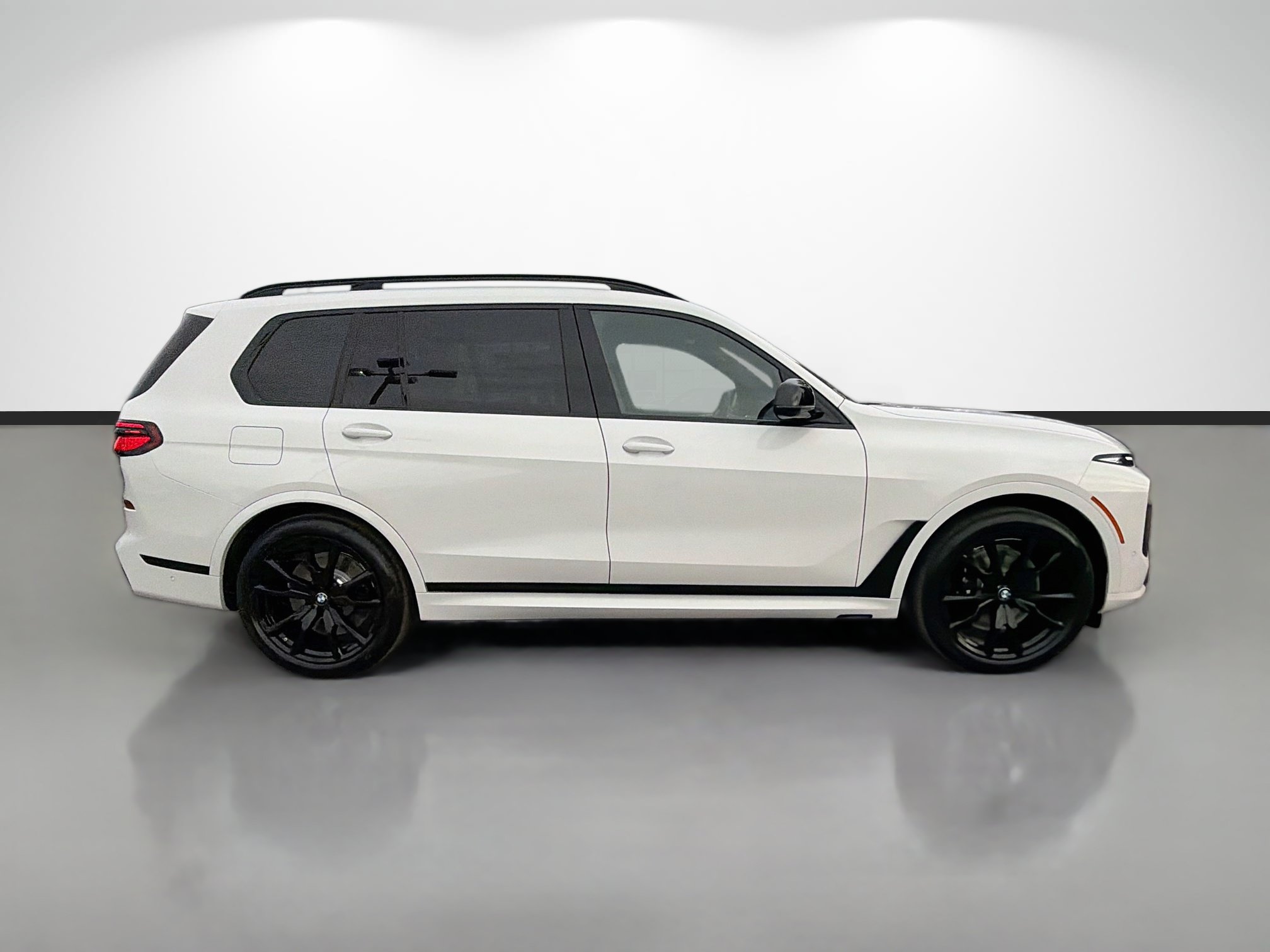 New 2027 BMW X7 M60i AWD/4WD image 2