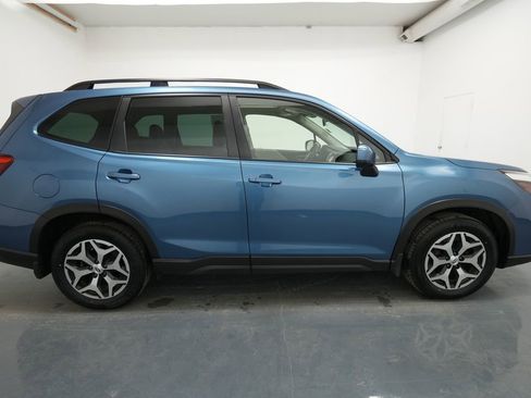 Used 2021 Subaru Forester Premium AWD/4WD image 10