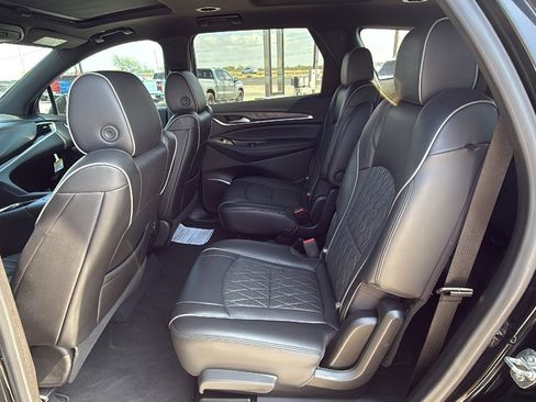 Used 2022 Buick Enclave Avenir image 15