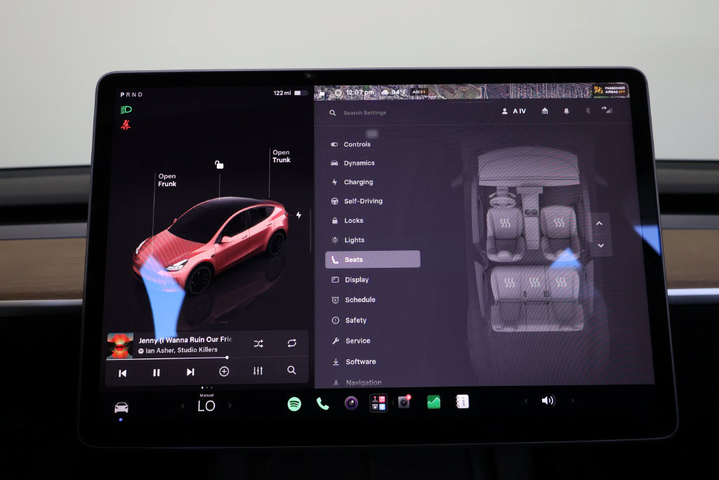 Used 2022 Tesla Model Y Performance AWD/4WD image 32