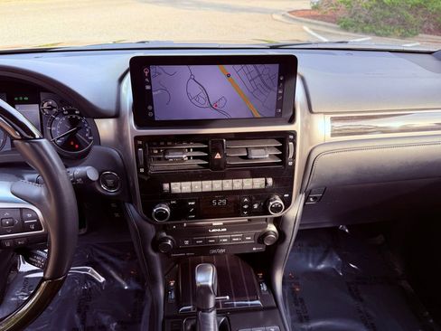 Used 2023 Lexus GX 460 Luxury w/ Sport Design Package image 26