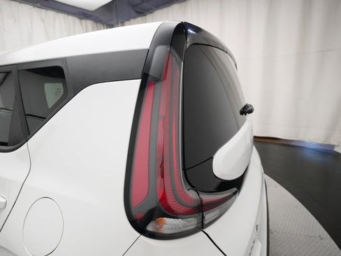 Certified 2023 Kia Soul LX w/ LX Technology Package image 30