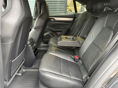 New 2025 Porsche Macan 4S Electric image 20