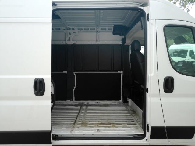 Used 2025 RAM ProMaster 2500 w/ Convenience Group FWD image 5