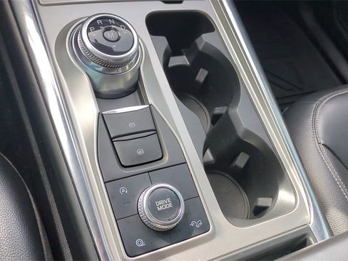 Used 2020 Ford Explorer XLT w/ Equipment Group 202A image 21