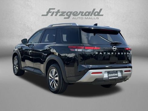 Used 2025 Nissan Pathfinder SL AWD/4WD image 6
