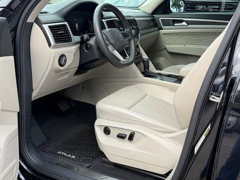 Used 2022 Volkswagen Atlas SE FWD image 12