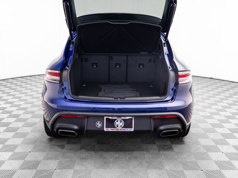 Certified 2026 Porsche Macan AWD/4WD image 33