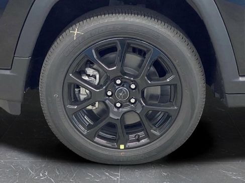 New 2025 Jeep Compass Latitude w/ Sun & Sound Group image 38