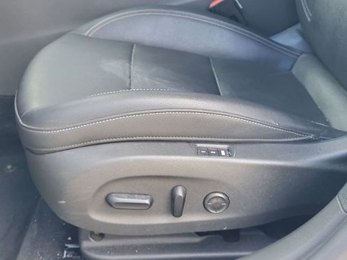 Used 2019 Buick Regal Essence w/ Driver Confidence Package I image 21