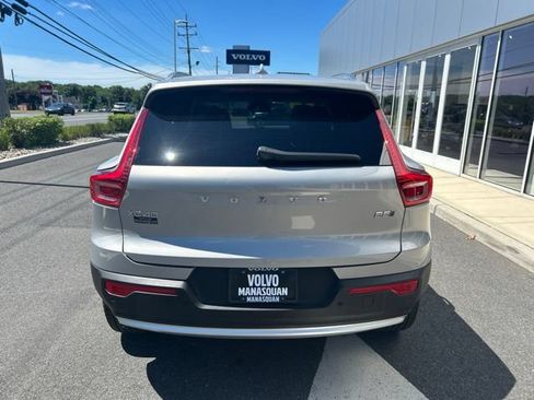 Certified 2025 Volvo XC40 B5 Plus AWD/4WD image 4