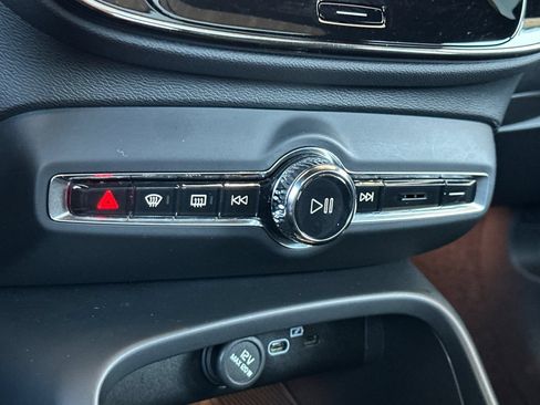 Used 2023 Volvo C40 P8 Recharge Plus w/ Climate Package AWD/4WD image 23