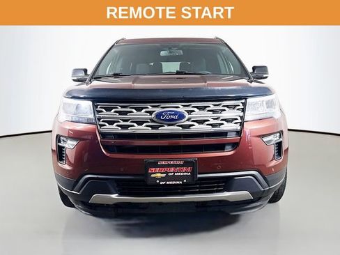 Used 2018 Ford Explorer XLT AWD/4WD image 4