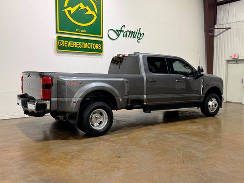 Used 2023 Ford F350 Lariat w/ FX4 Off-Road Package AWD/4WD image 9