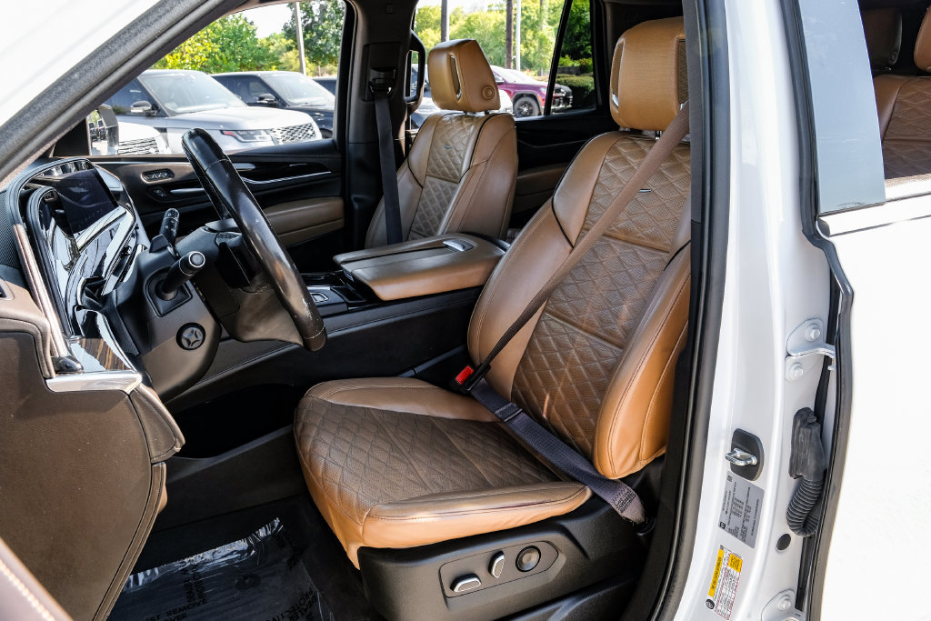 Used 2022 Cadillac Escalade Premium Luxury AWD/4WD image 31