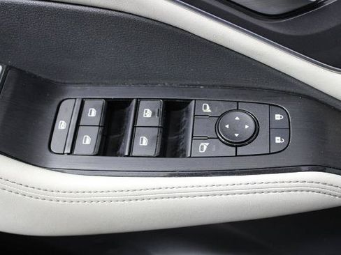Certified 2021 Nissan Rogue SV w/ Premium Package FWD image 24