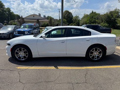 Used 2016 Dodge Charger SXT image 6