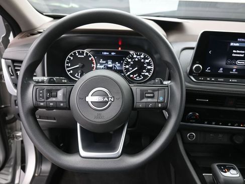 Used 2023 Nissan Rogue SV image 27