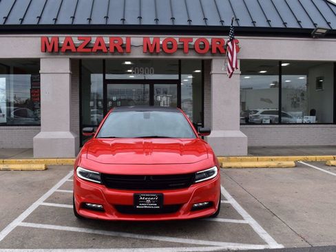 Used 2020 Dodge Charger SXT w/ Driver Convenience Group image 7