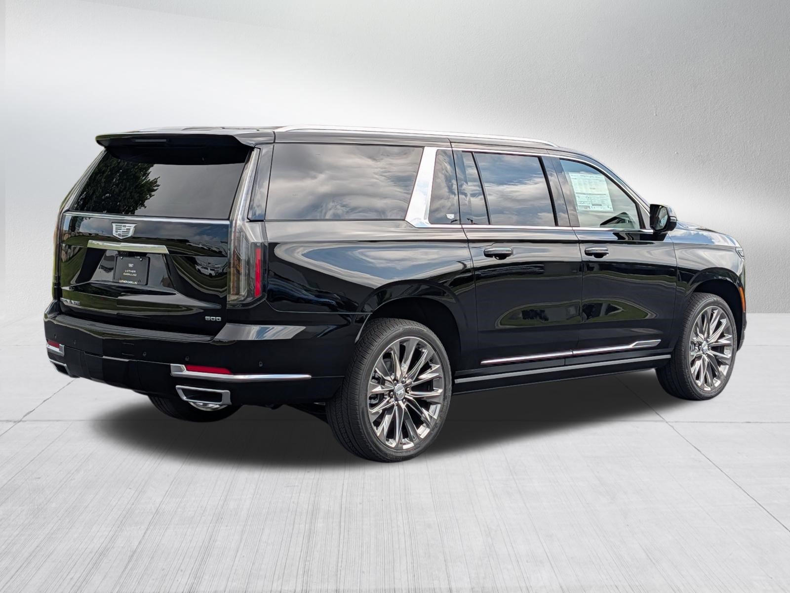 Used 2026 Cadillac Escalade ESV Platinum Luxury w/ LPO, Radiant Package AWD/4WD image 6