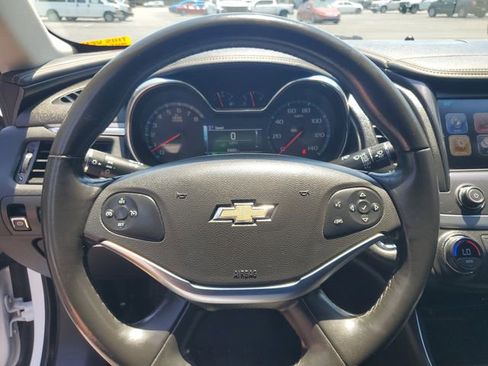 Used 2019 Chevrolet Impala LT FWD image 28