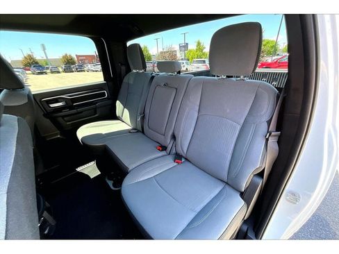 Used 2024 RAM 2500 Big Horn AWD/4WD image 28