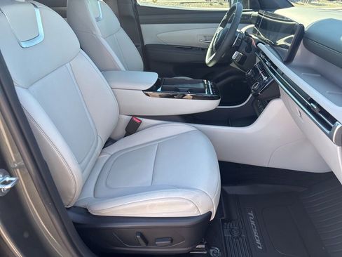 Certified 2025 Hyundai Tucson Limited image 18