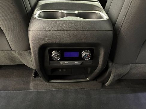 Used 2025 Chevrolet Traverse LT w/ Sun and Wheel Package image 19