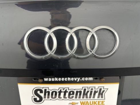 Used 2018 Audi Q5 2.0T Premium Plus w/ Premium Plus Package AWD/4WD image 36