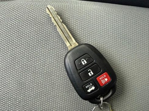 Used 2014 Toyota Corolla LE FWD image 20