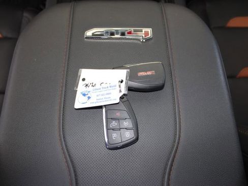 Used 2025 GMC Sierra 2500 AT4 w/ AT4 Premium Plus Package AWD/4WD image 28