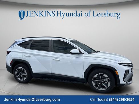 New 2025 Hyundai Tucson SEL FWD image 2