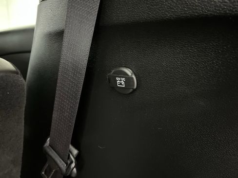 Used 2025 Chrysler Pacifica Select image 29