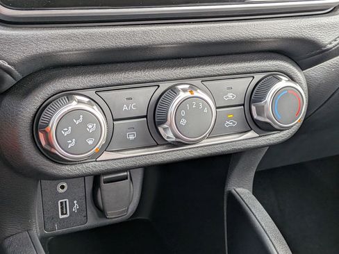 Used 2024 Nissan Versa S w/ S Plus Package image 24