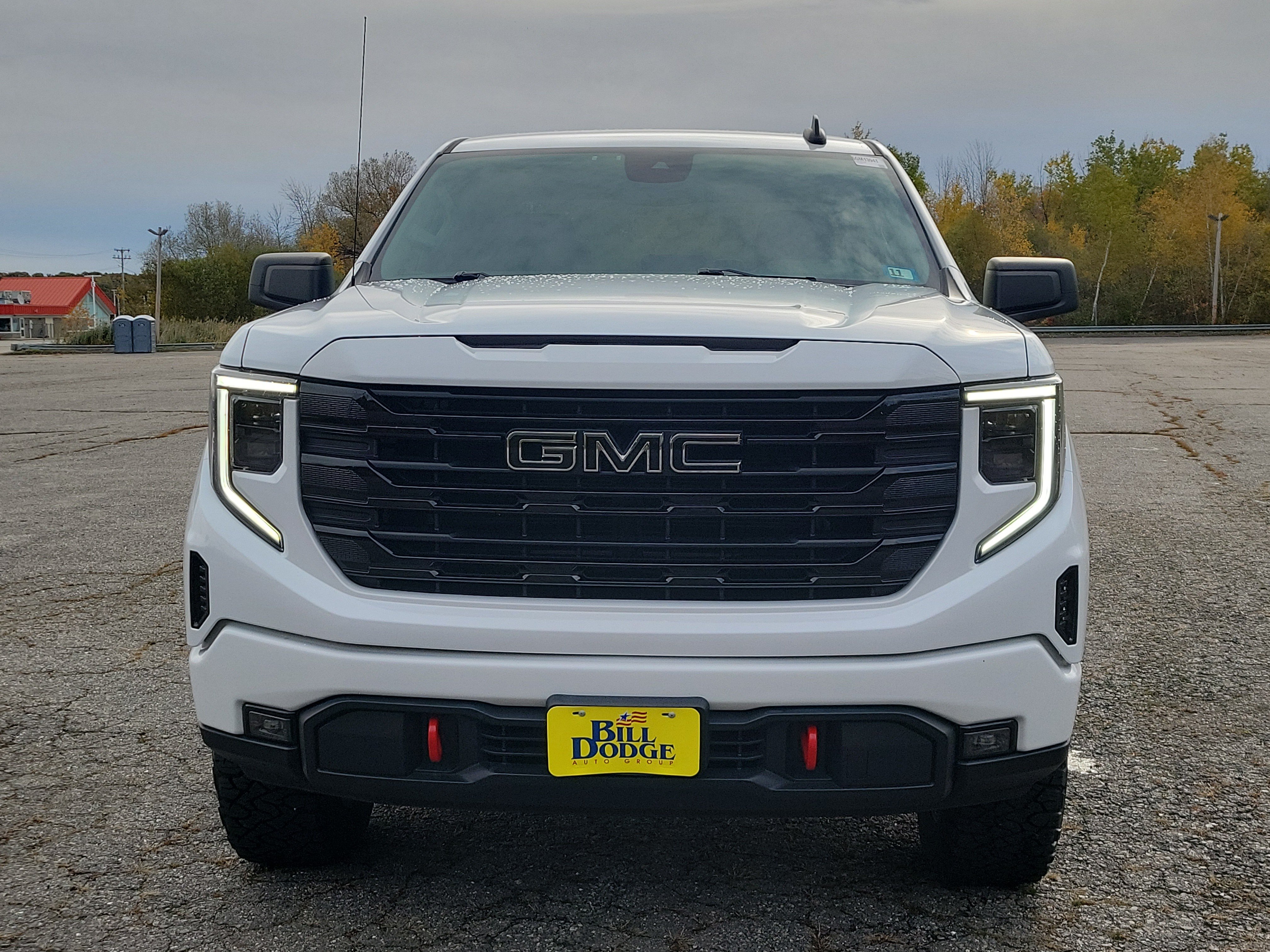 Used 2022 GMC Sierra 1500 Elevation AWD/4WD image 2