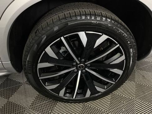 Certified 2025 Volvo XC90 T8 Ultra AWD/4WD image 44