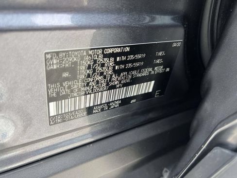 Used 2020 Toyota RAV4 XLE Premium FWD image 19