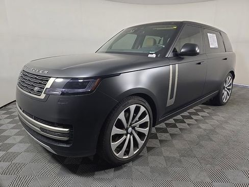 Used 2025 Land Rover Range Rover Long Wheelbase SE AWD/4WD image 2