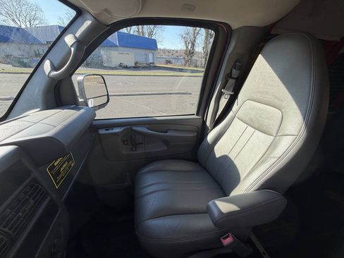 Used 2015 GMC Savana 2500 LS w/ Cold Climate Package RWD image 22